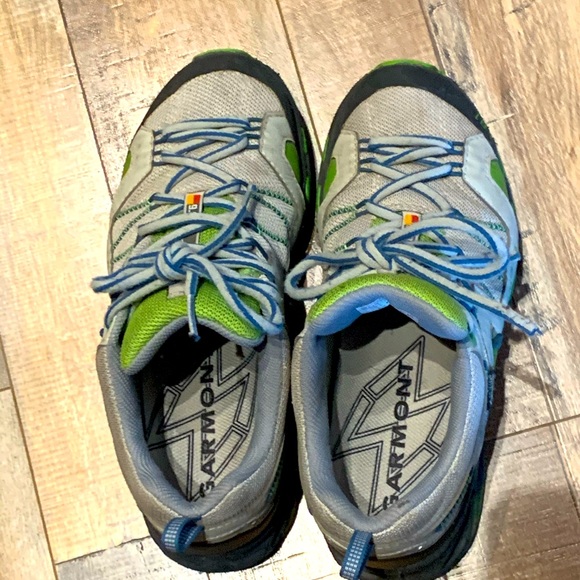 Garmont women’s size 7 hiking shoes - Picture 3 of 6